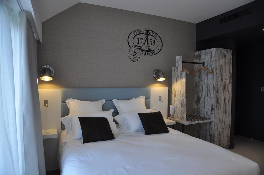 Hotel Les 3 Lieux Les Ponts-de-Cé Pokoj fotografie
