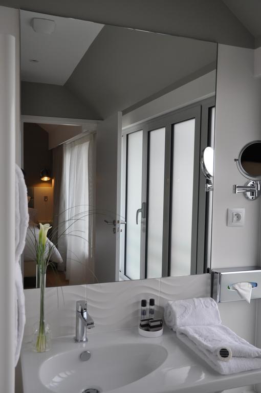 Hotel Les 3 Lieux Les Ponts-de-Cé Pokoj fotografie