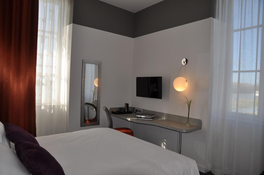 Hotel Les 3 Lieux Les Ponts-de-Cé Pokoj fotografie